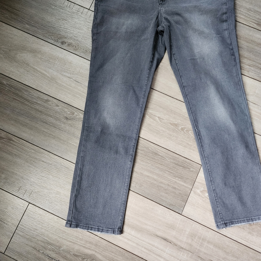 Gray Jeans - Picture 4 of 15